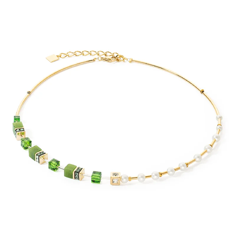 Ladies necklaces worldwide appeal-Coeur De Lion GeoCUBE® Fusion Gold Green and Pearl Necklace