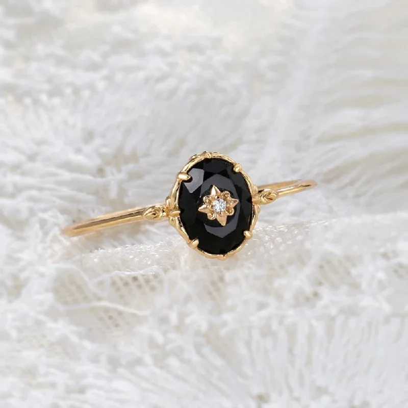 Ladies rings investment value-Vintage Black Agate Crystal Ring