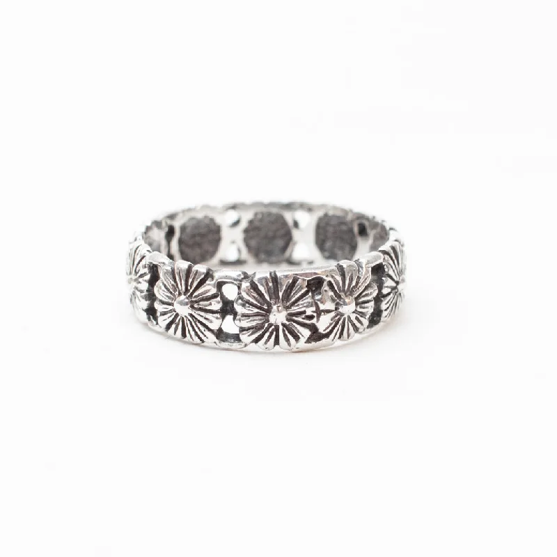 Ladies rings anniversary choices-Silver Repeating Flower Band