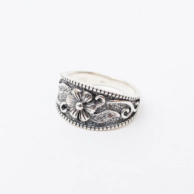 Ladies rings sale events-Oxidized Silver Flower & Leaf Ring