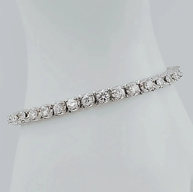 Ladies bracelets gold styles-Women's 14K White Gold 6.01 Carat Total Weight (SI Color H) 18.4 GR Diamond Tennis Bracelet.