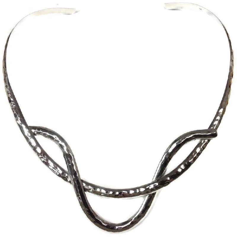 Ladies necklaces wedding wear-Silver Hammered Wave Collar Necklace