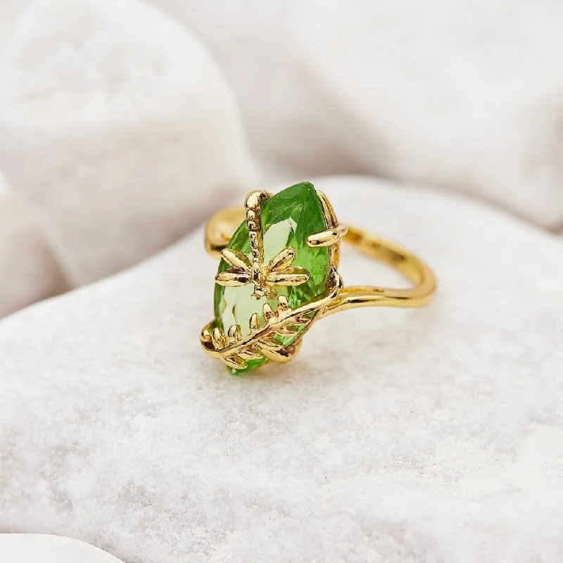 Ladies rings gold styles-Emerald Dragonfly Gemstone Ring