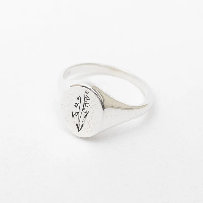 Ladies rings Valentine’s Day-May Birth Flower Signet Ring