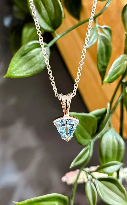 Ladies necklaces multi-chain-Unique & Co Sterling Silver Blue Topaz Pendant Necklace