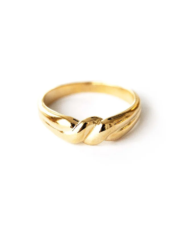 Ladies rings stylish trends-Knot Gold Ring