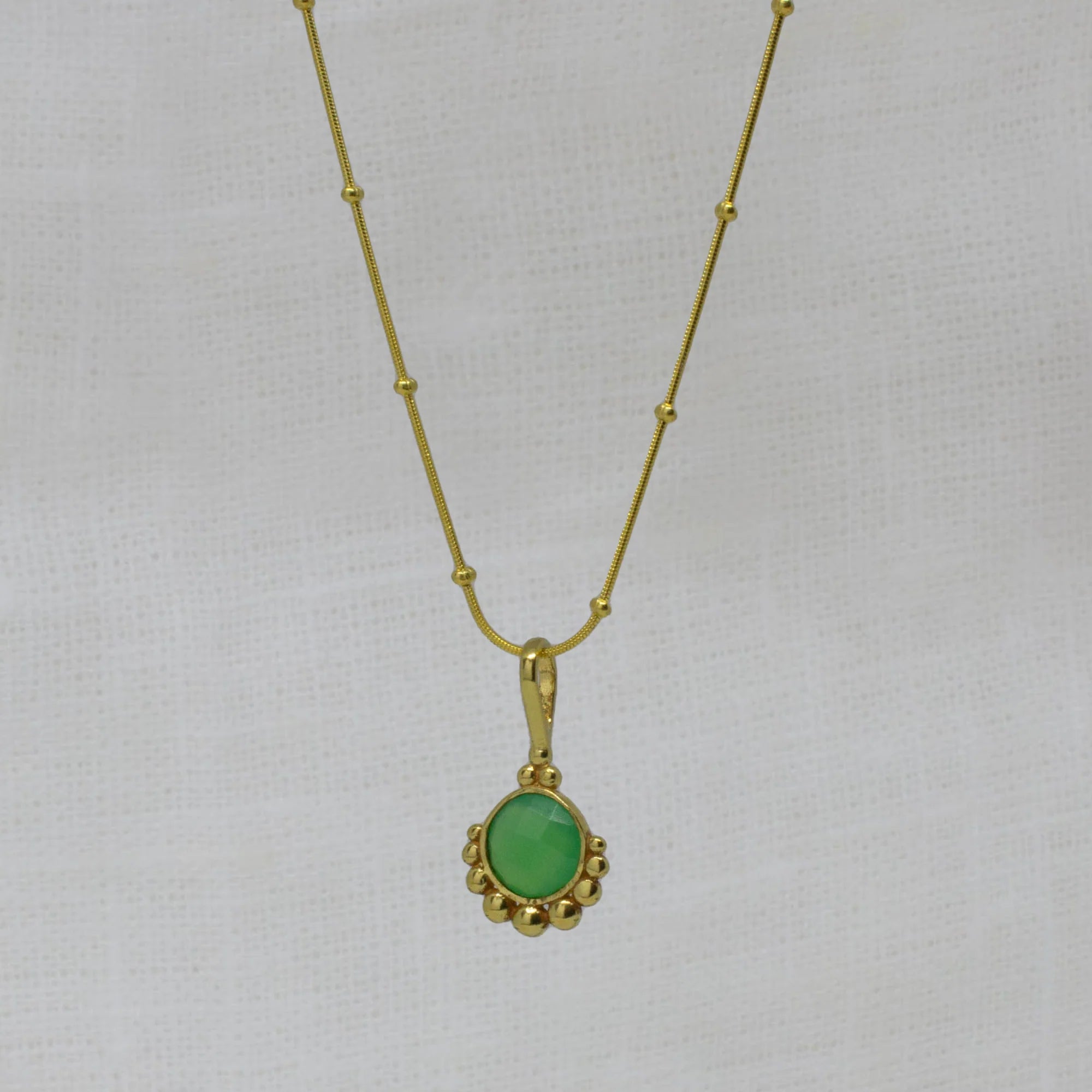 Ladies necklaces star accents-18ct Gold Vermeil Dot Chrysoprase Pendant Necklace